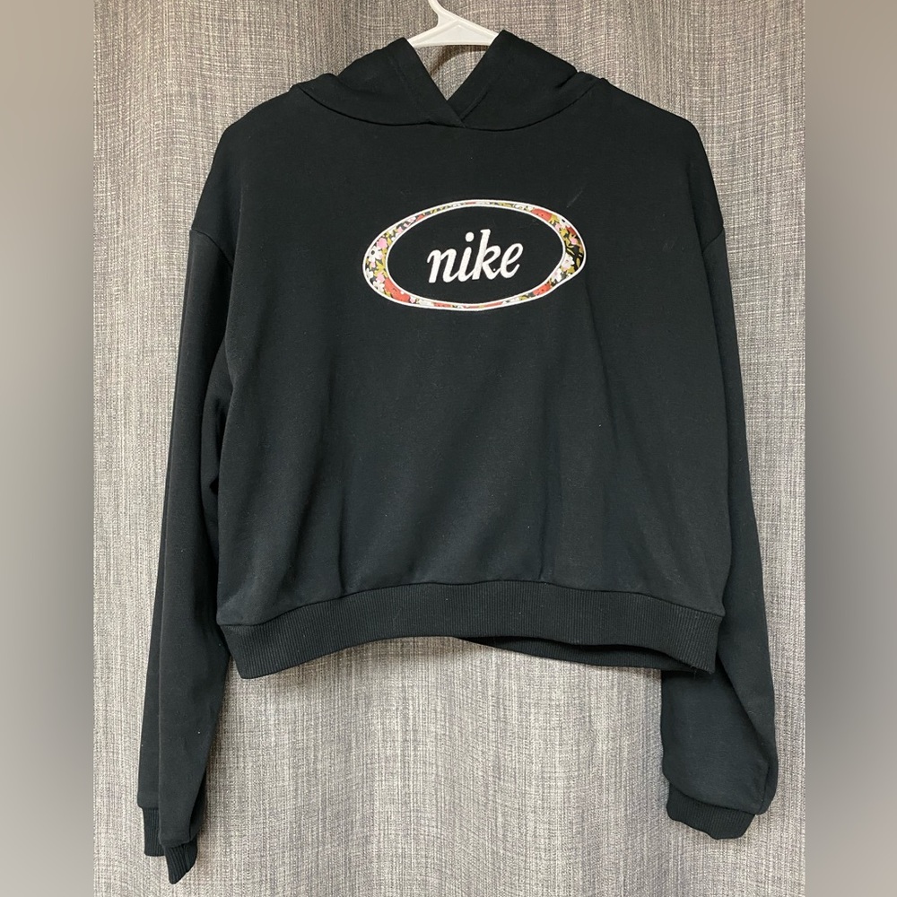 Nike ‘Sportswear Black Cropped Floral Logo Pullover Hoodie’ Small (S)
